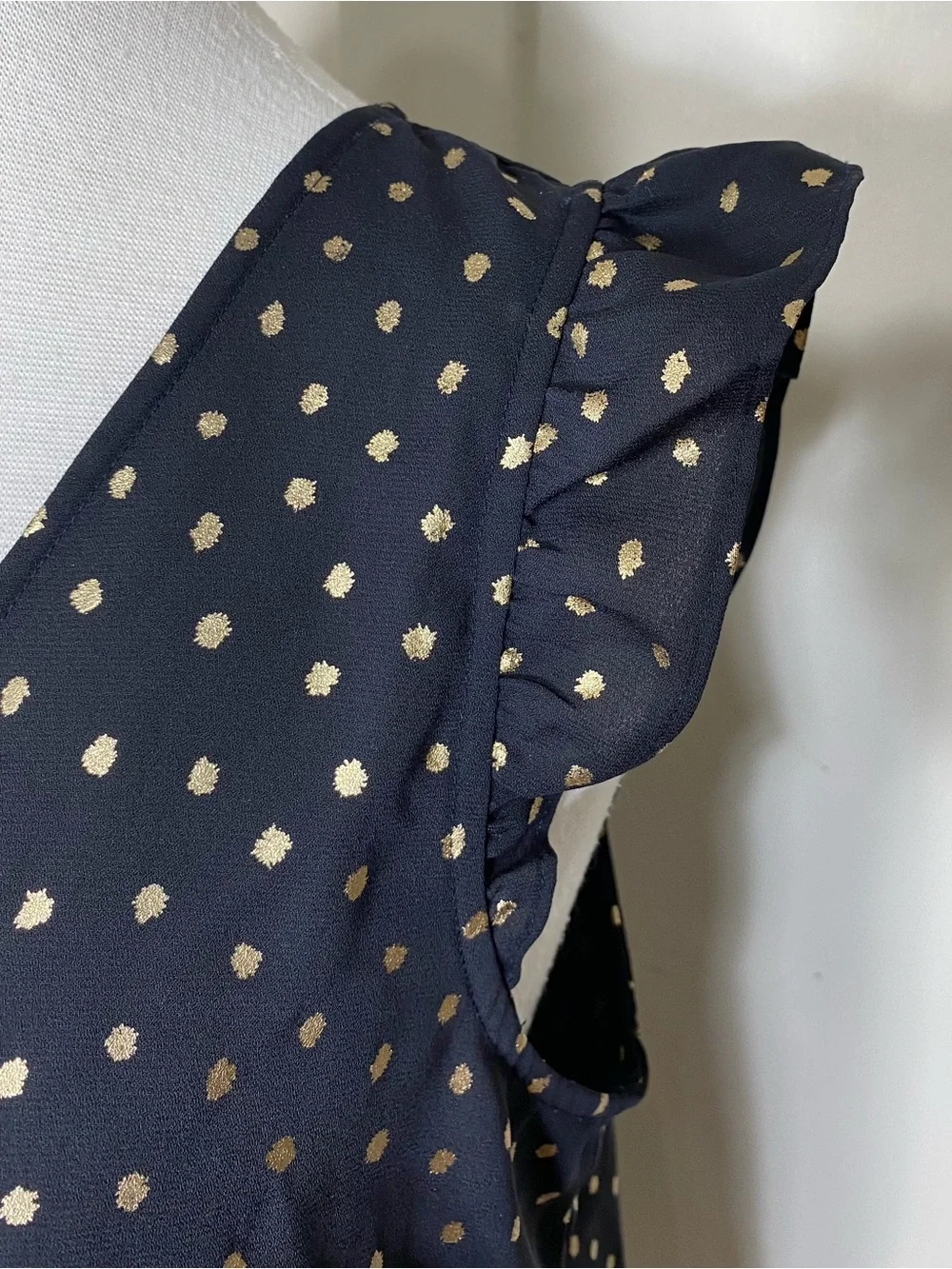 J. Crew V-Neck Ruffle Sleeve Blouse with Gold Dot Print Style# K2189 Size 8